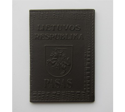 Rankų darbo lietuviškas paso dėklas "LT-brown"